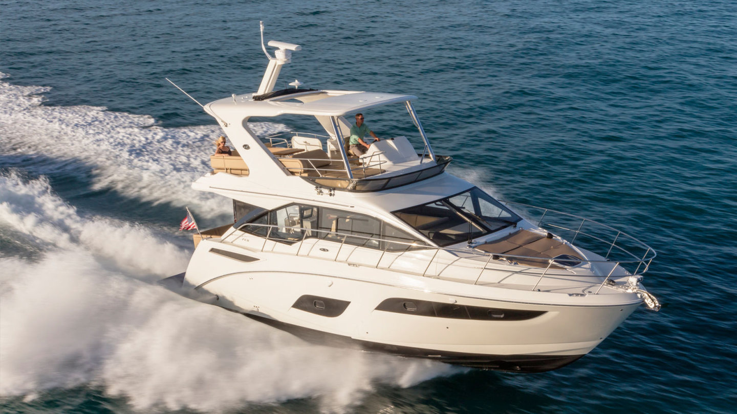 360 VR Virtual Tours of the Sea Ray Fly 460