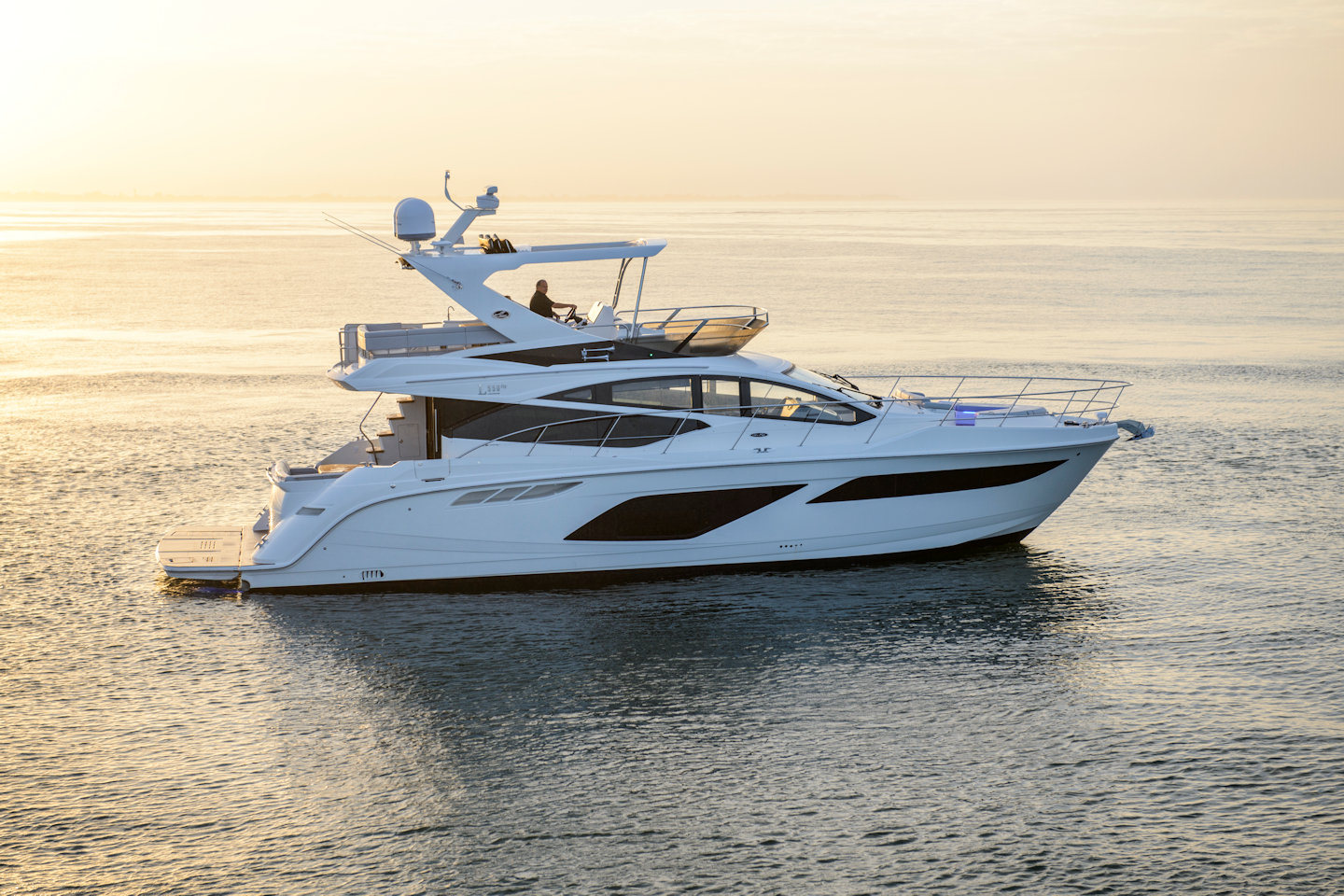360 VR Virtual Tours of the Sea Ray L550 Fly