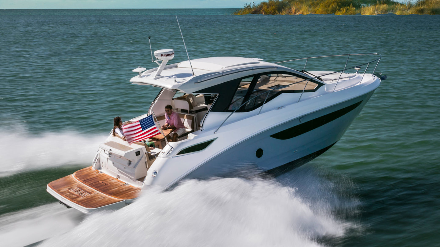 360 VR Virtual Tours of the Sea Ray Sundancer 350 Coupe
