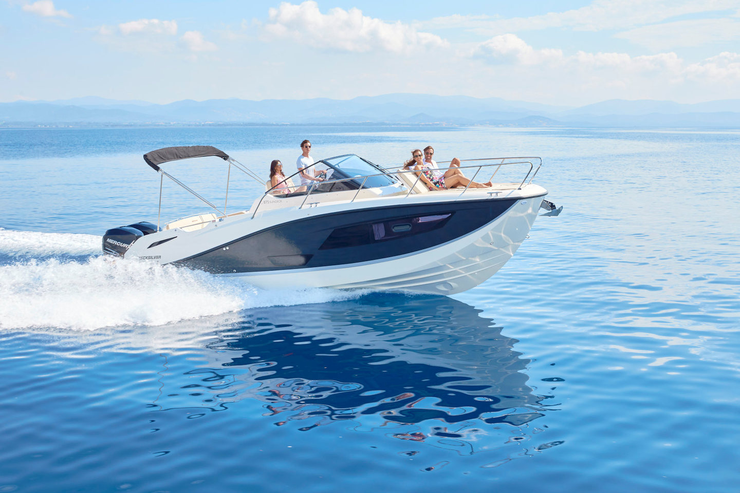 360 VR Virtual Tours of the Quicksilver Activ 875 Sundeck