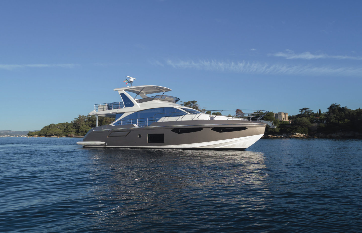 360 VR Virtual Tours of the Azimut Fly 60