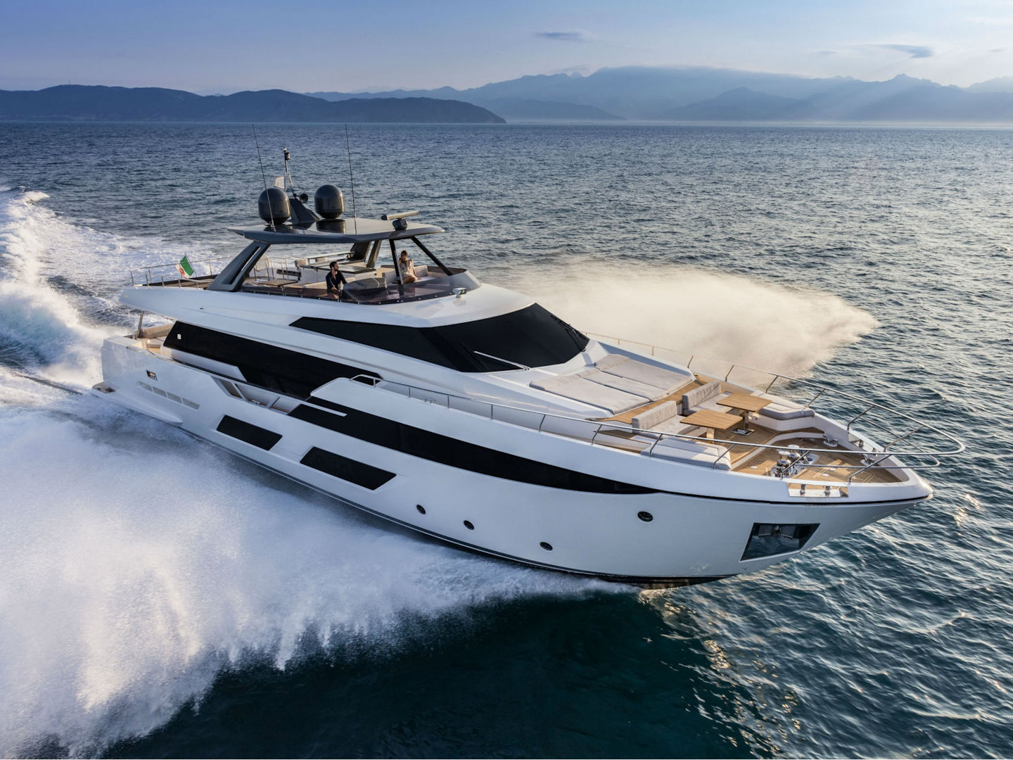 360 VR Virtual Tours of the Ferretti Yachts 920