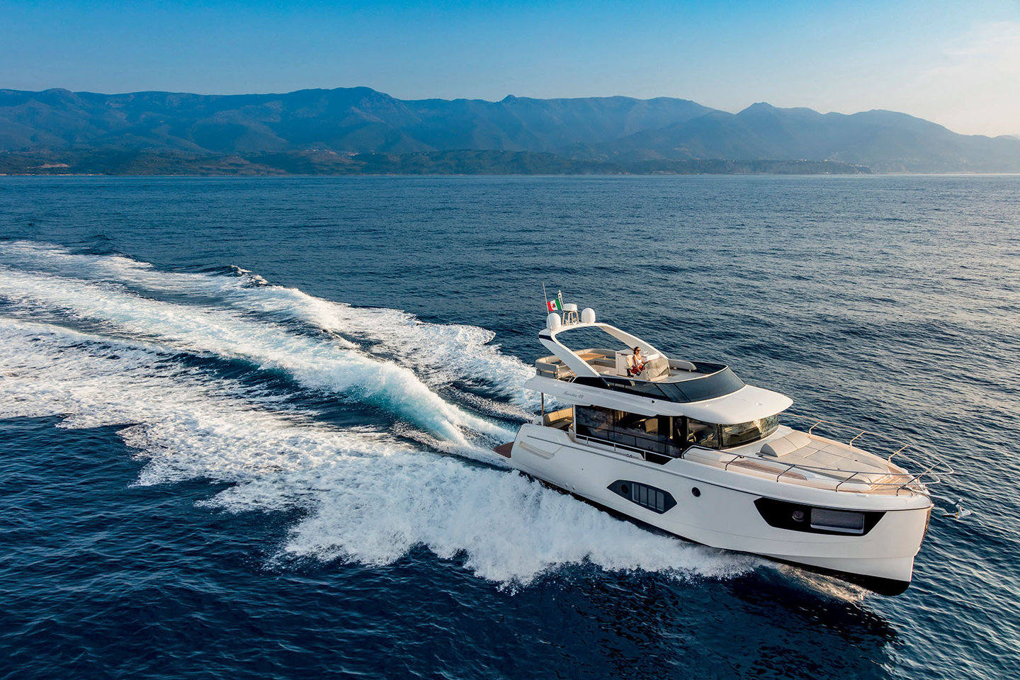 360 VR Virtual Tours of the Absolute Navetta 48