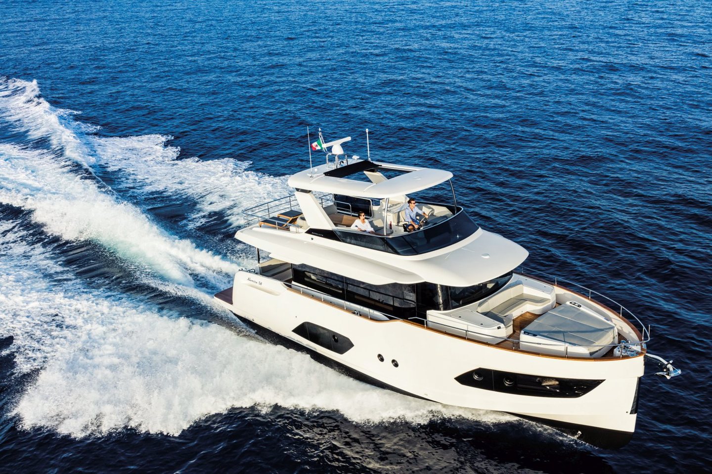 360 VR Virtual Tours of the Absolute Navetta 58