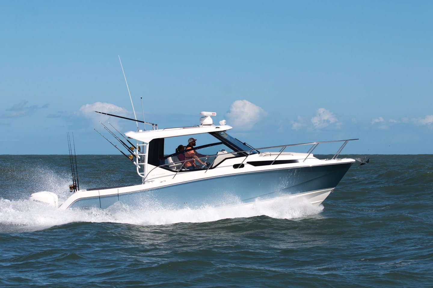 360 VR Virtual Tours of the Boston Whaler 325 Conquest