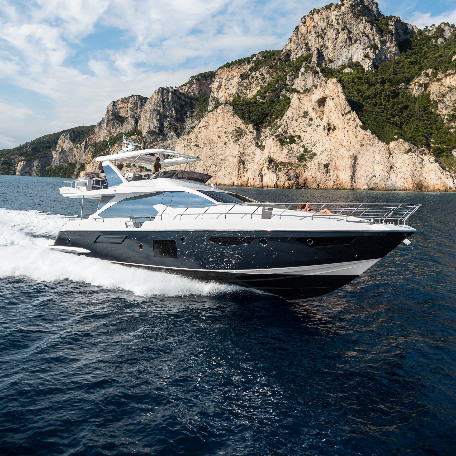 360 VR Virtual Tours of the Azimut Fly 72