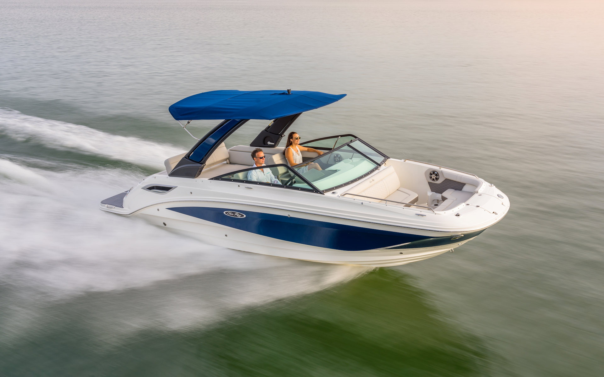360 VR Virtual Tours of the Sea Ray SDX 250
