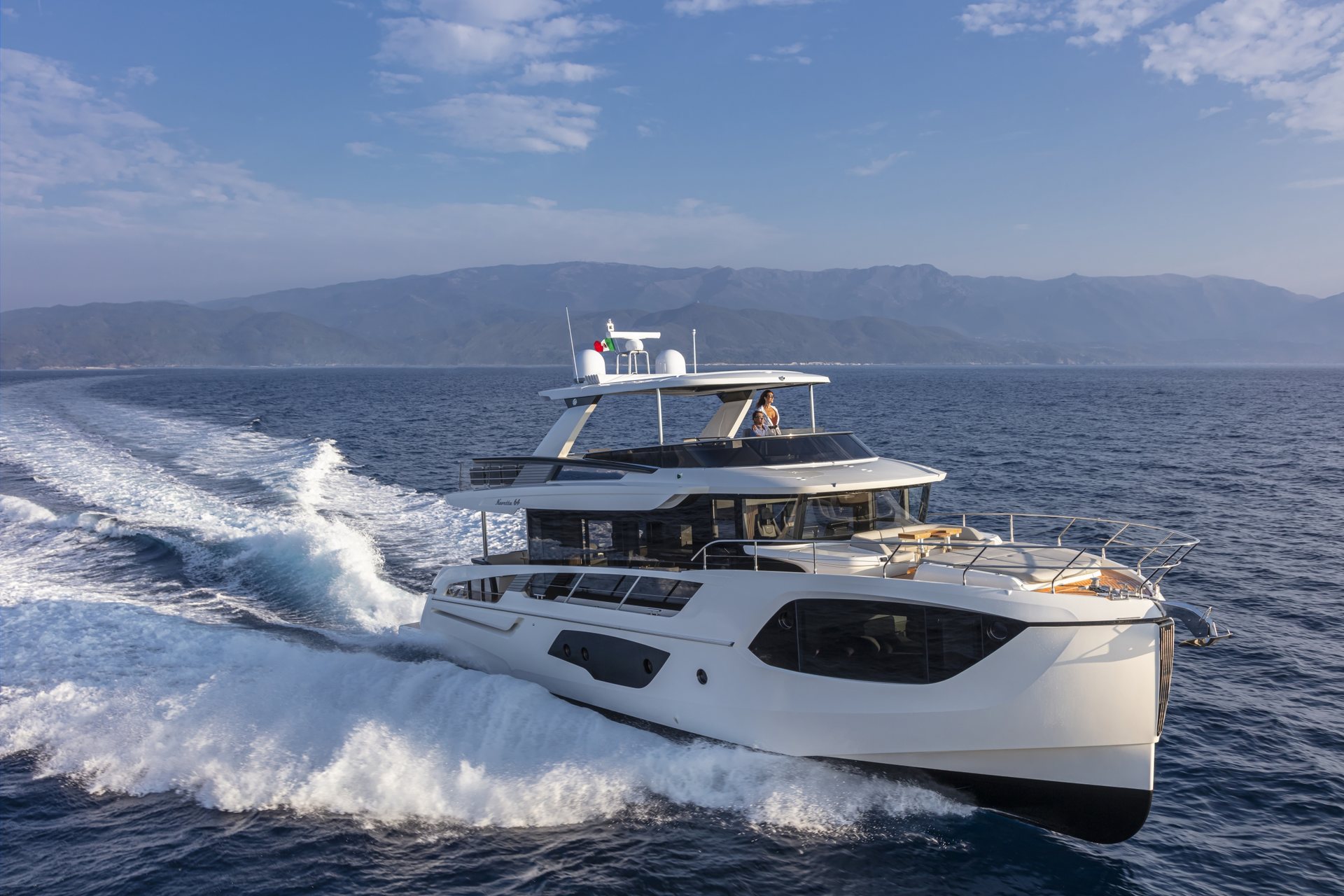 360 VR Virtual Tours of the Absolute Navetta 64