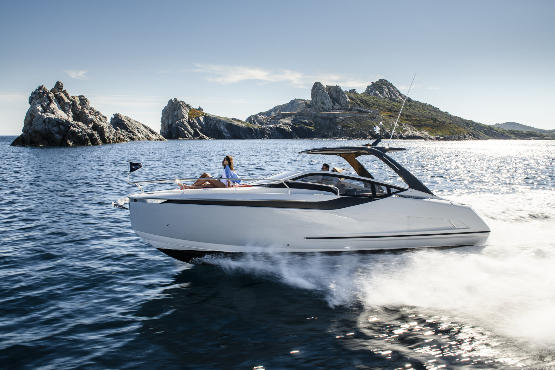 360 VR Virtual Tours of the Fairline F-LINE 33