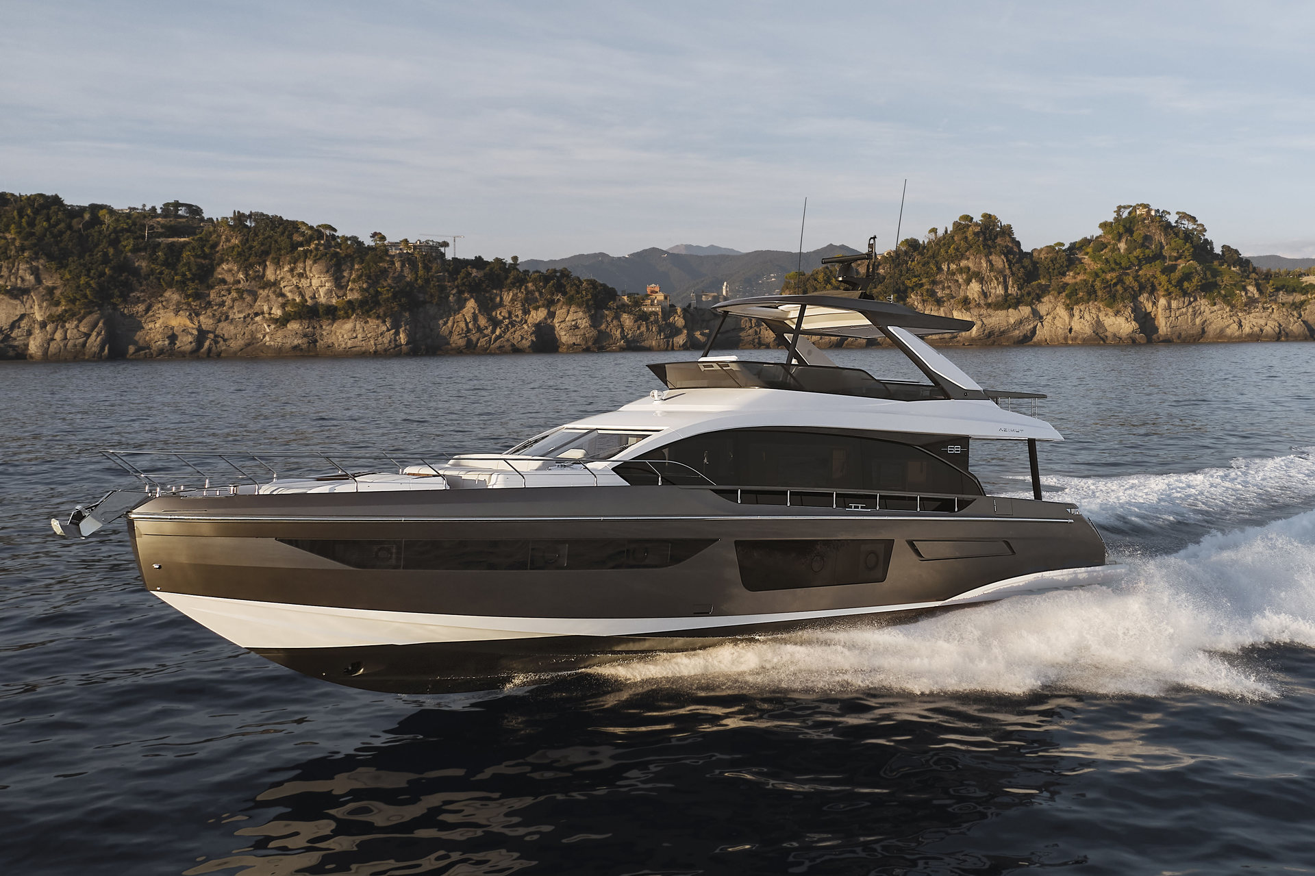 360 VR Virtual Tours of the Azimut Fly 68