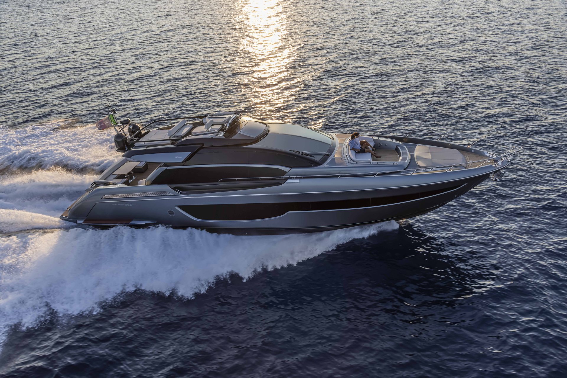 360 VR Virtual Tours of the Riva 76 Perseo Super