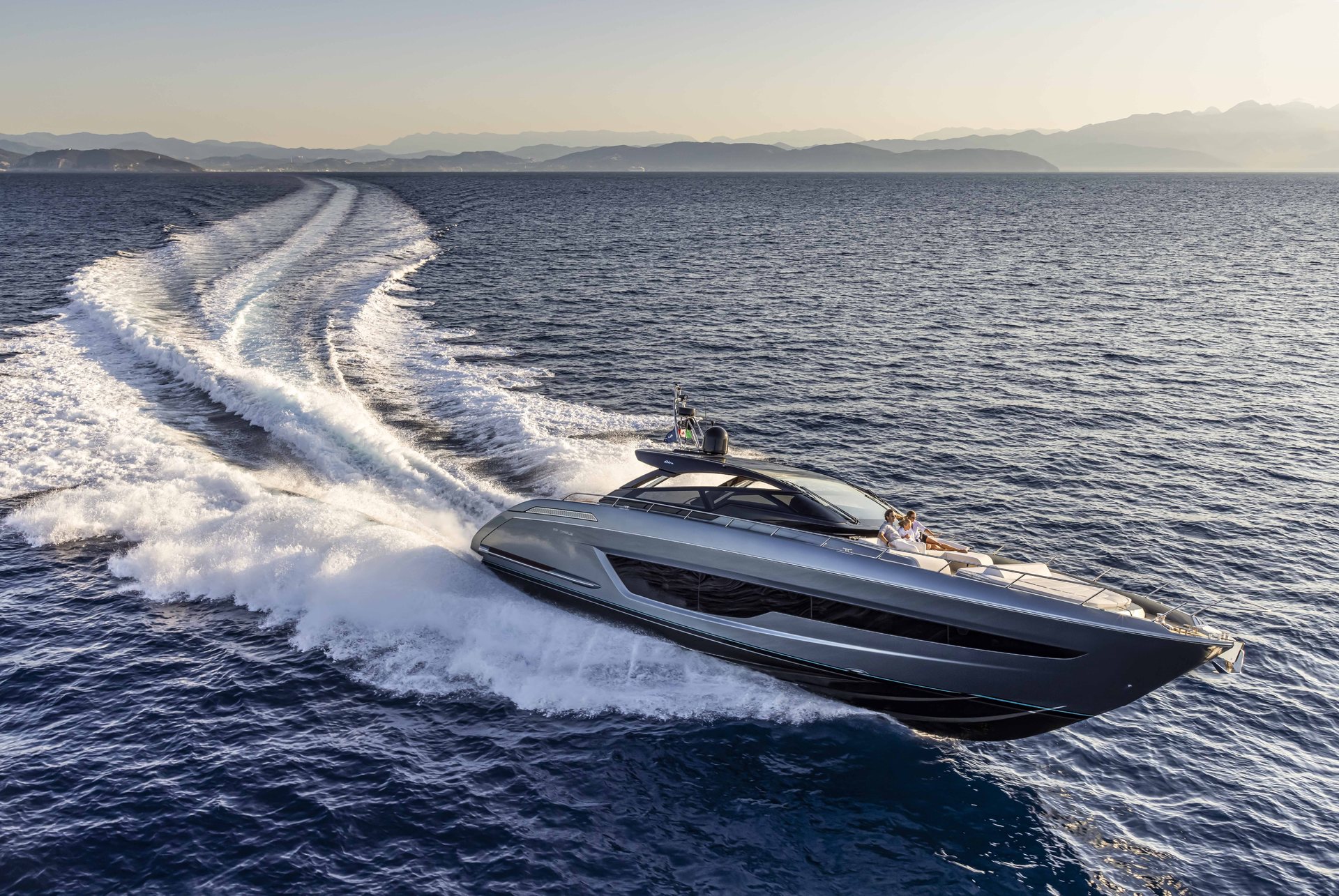 360 VR Virtual Tours of the Riva 68 Diable