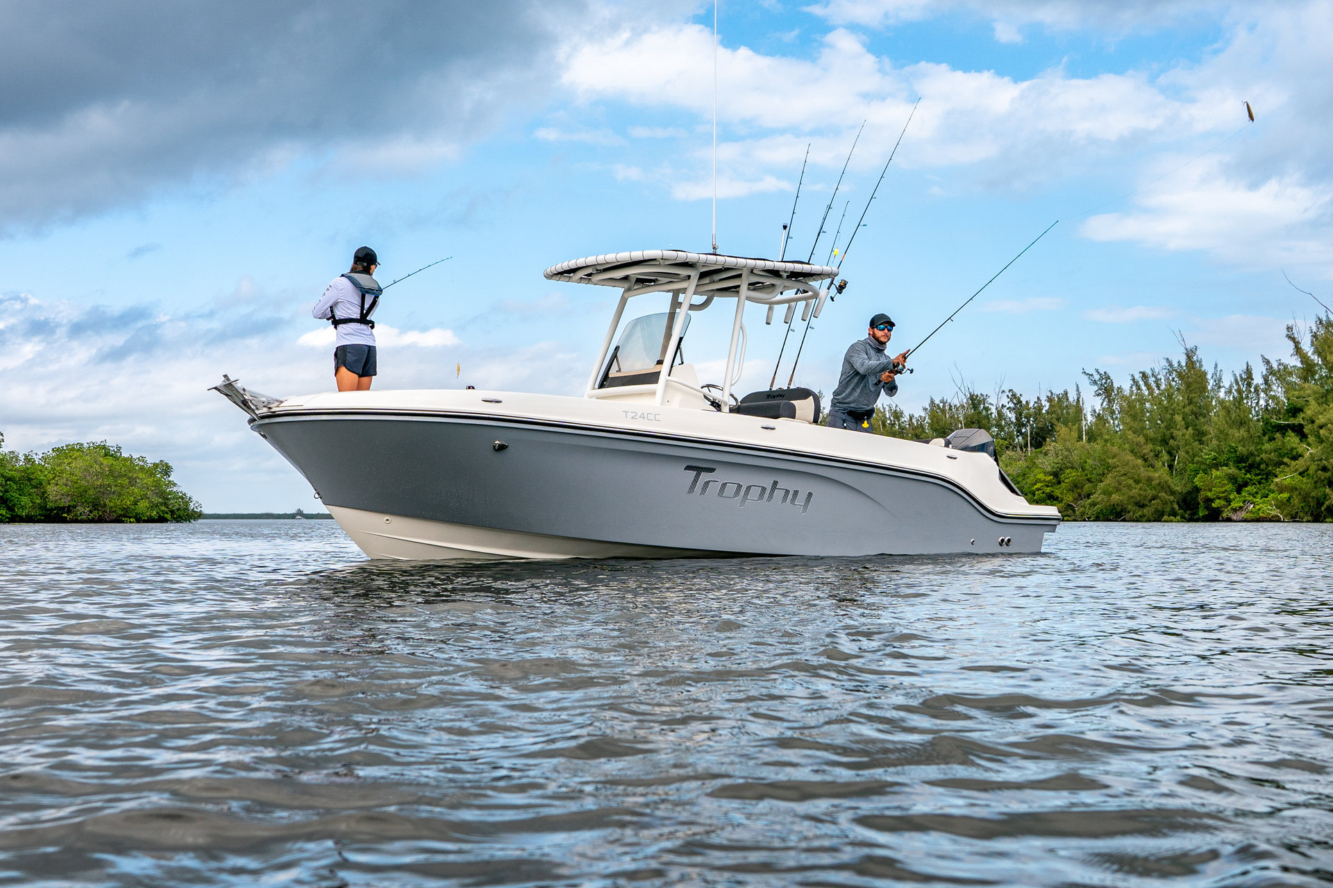 360 VR Virtual Tours of the Bayliner Trophy T24CC