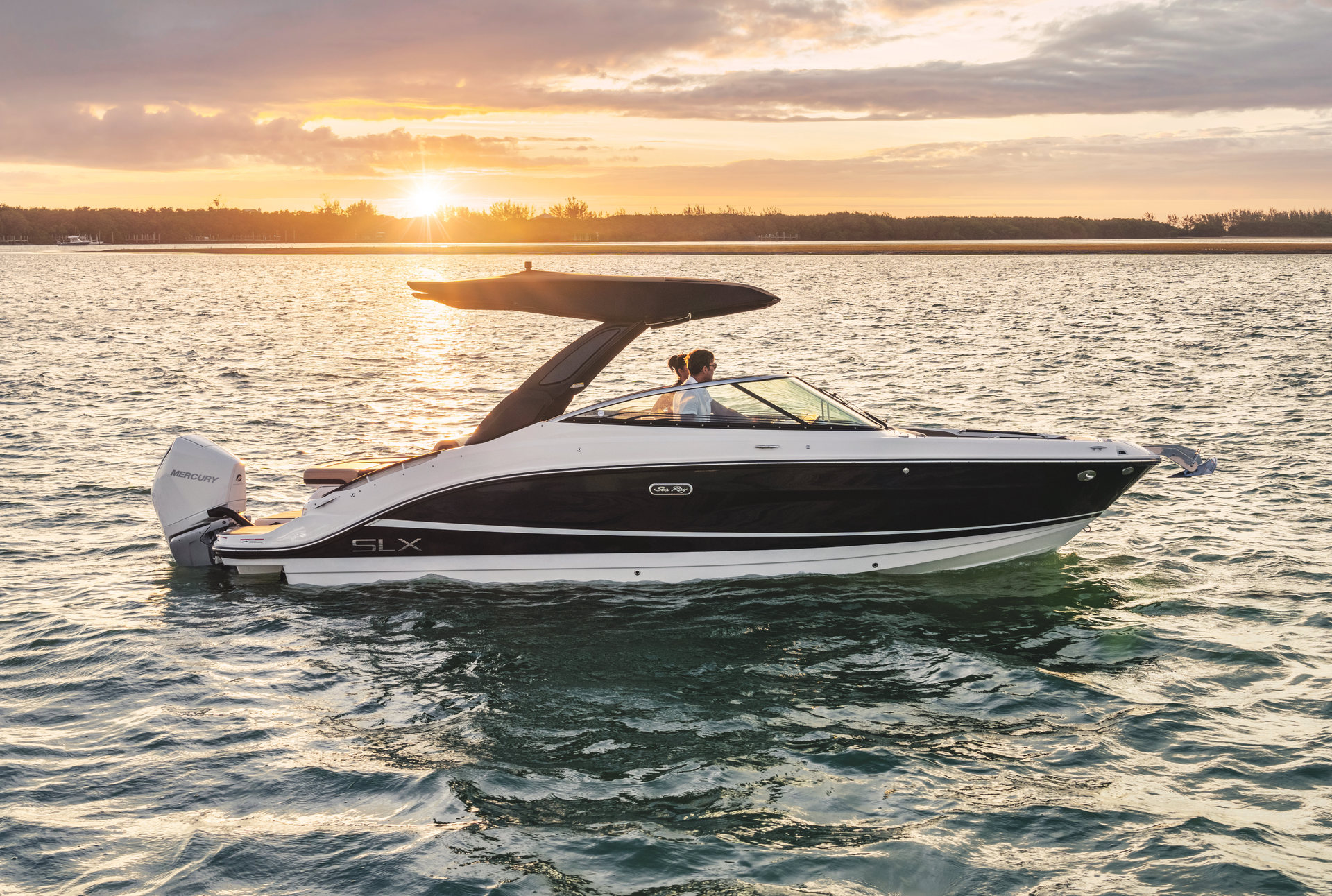 360 VR Virtual Tours of the Sea Ray SLX 260 Outboard
