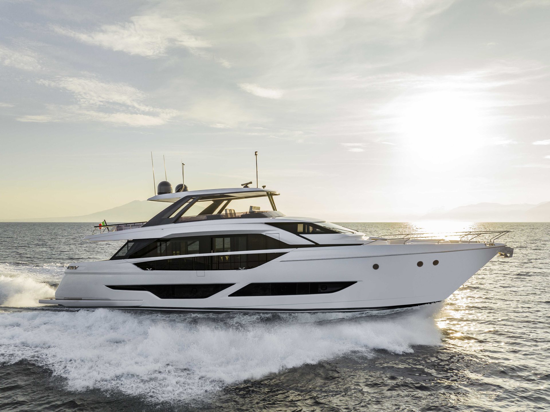 360 VR Virtual Tours of the Ferretti Yachts 860