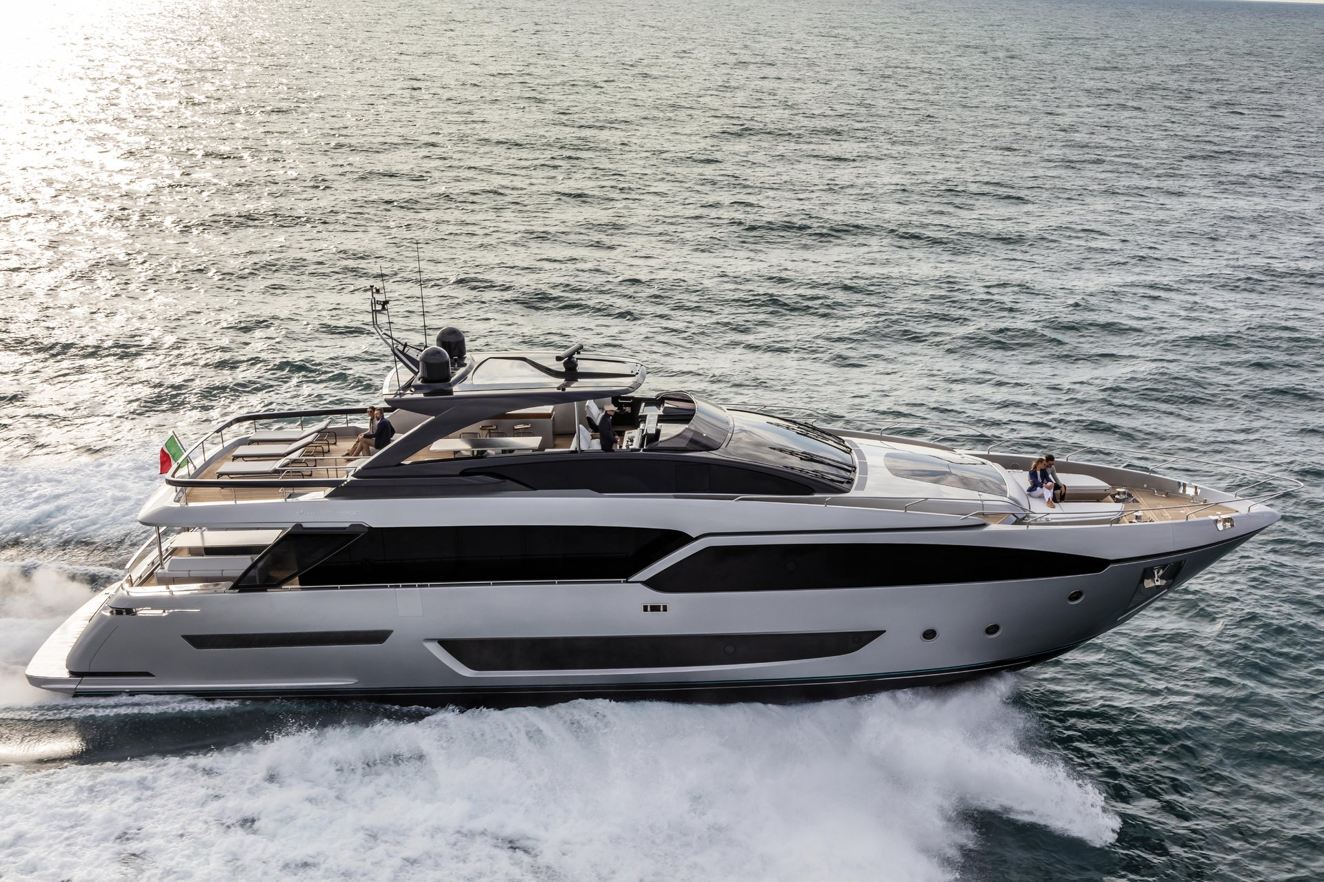 360 VR Virtual Tours of the Riva 90' Argo