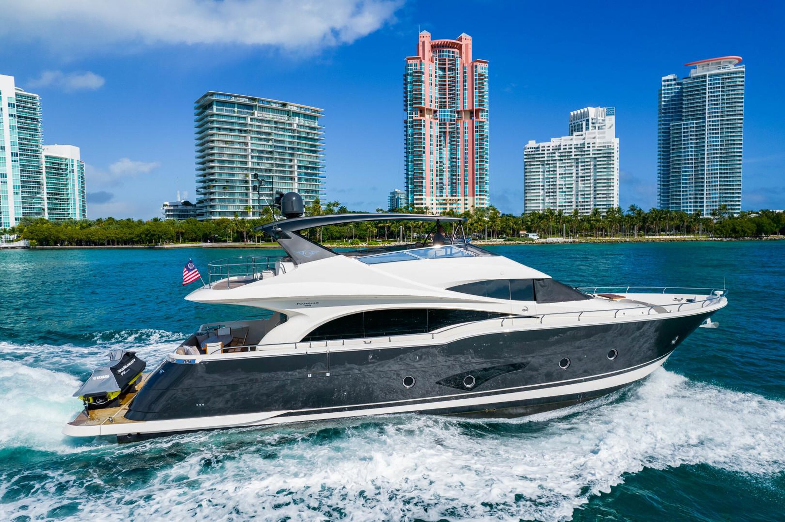 360 VR Virtual Tours of the 2015 Marquis 72 Flybridge "MAYA"