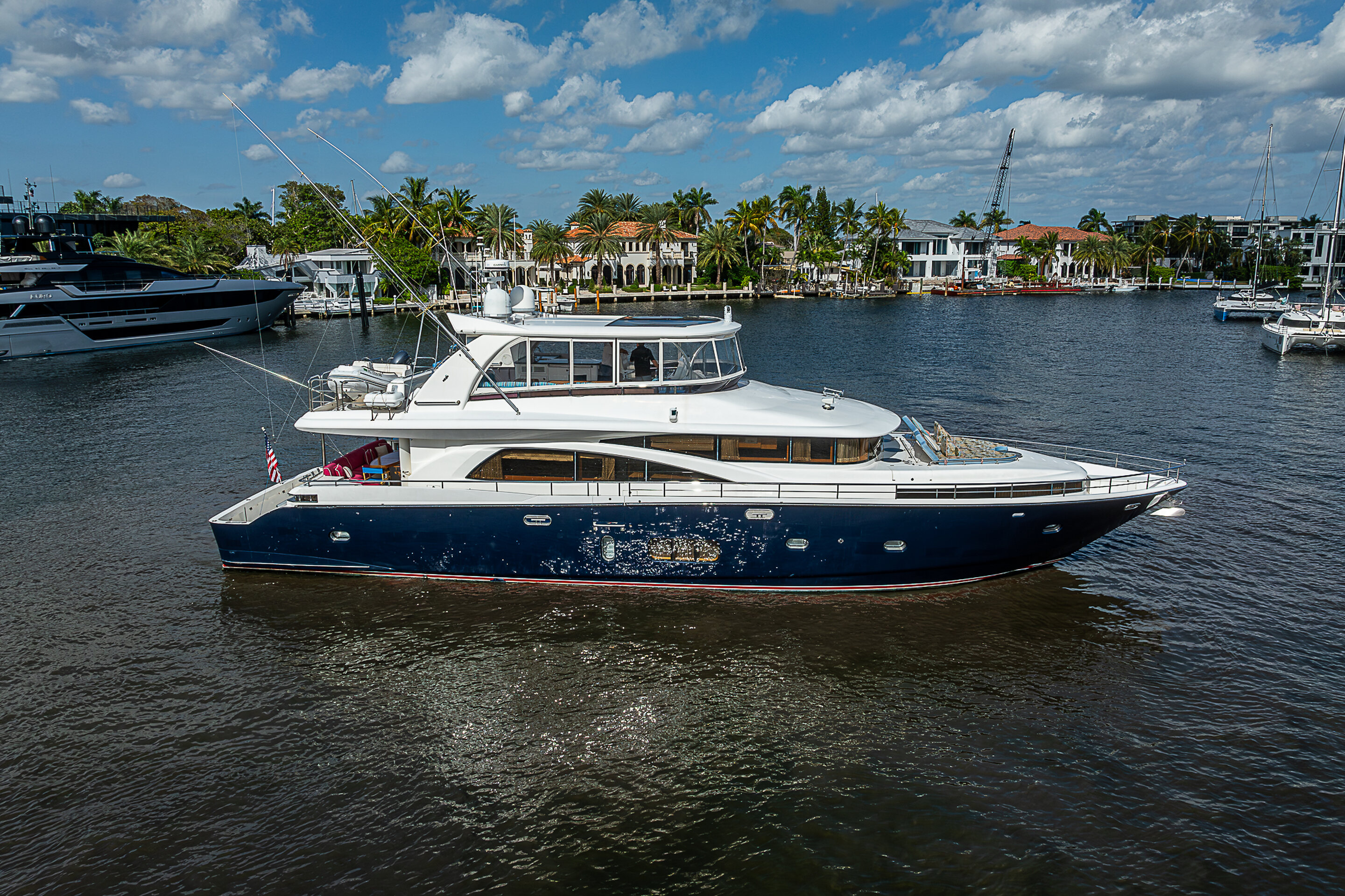 360 VR Virtual Tours of the 2013 Johnson 78' Cockpit Motor Yacht "Seven D's"