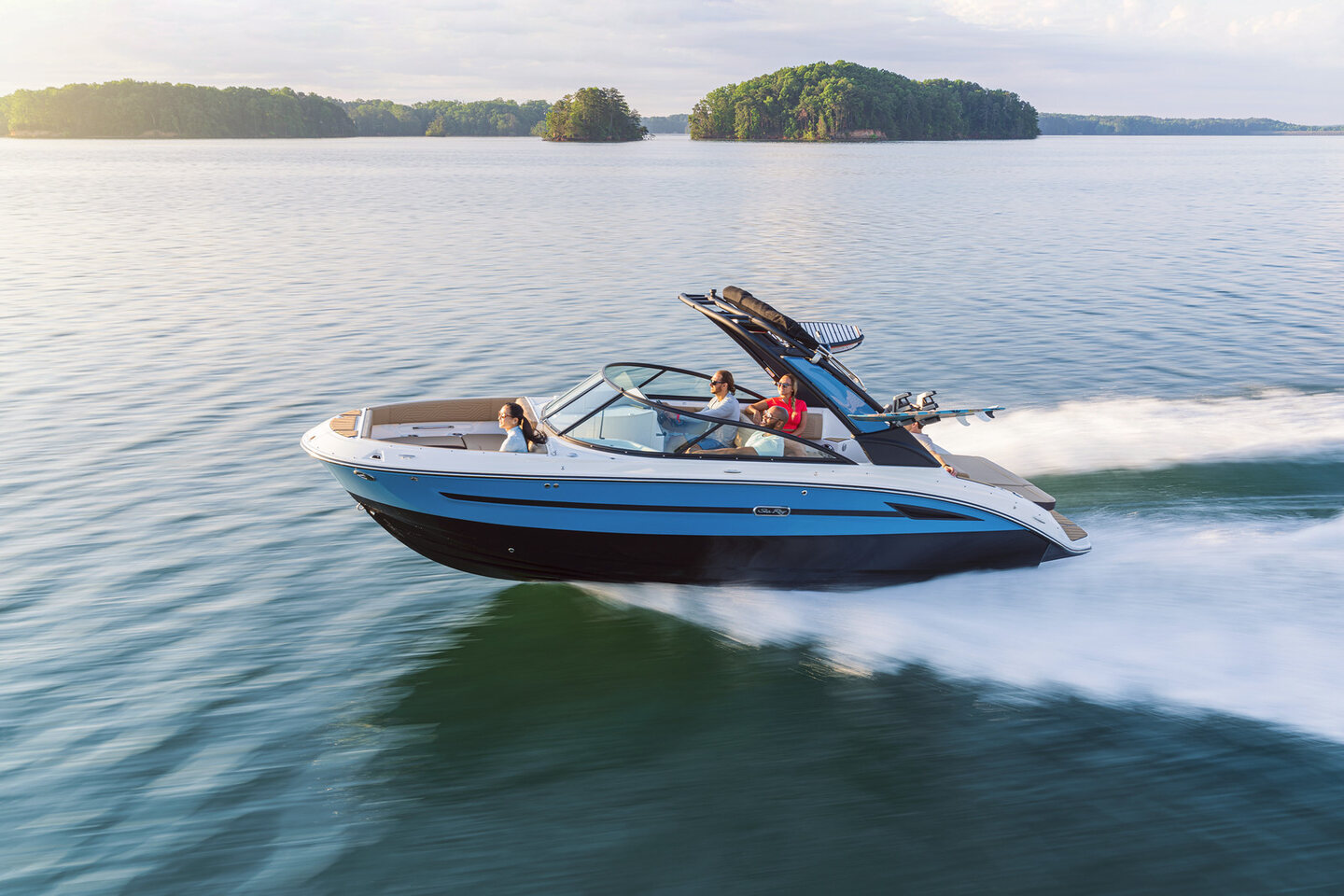 360 VR Virtual Tours of the Sea Ray SDX 250 Surf