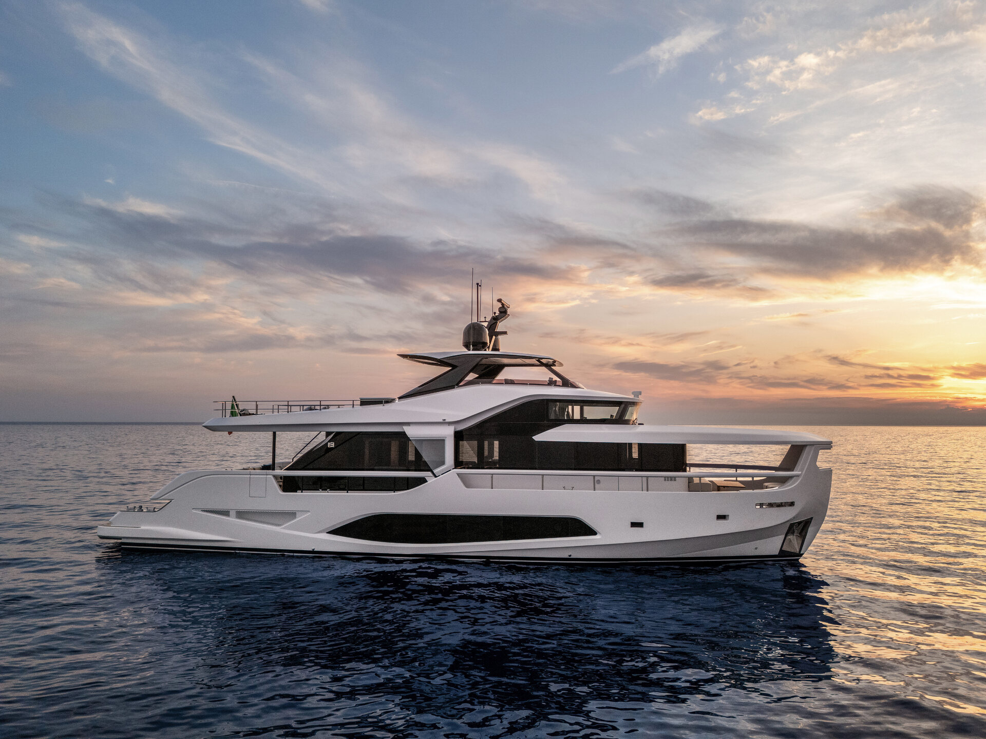 360 VR Virtual Tours of the Ferretti Yachts INFYNITO 80