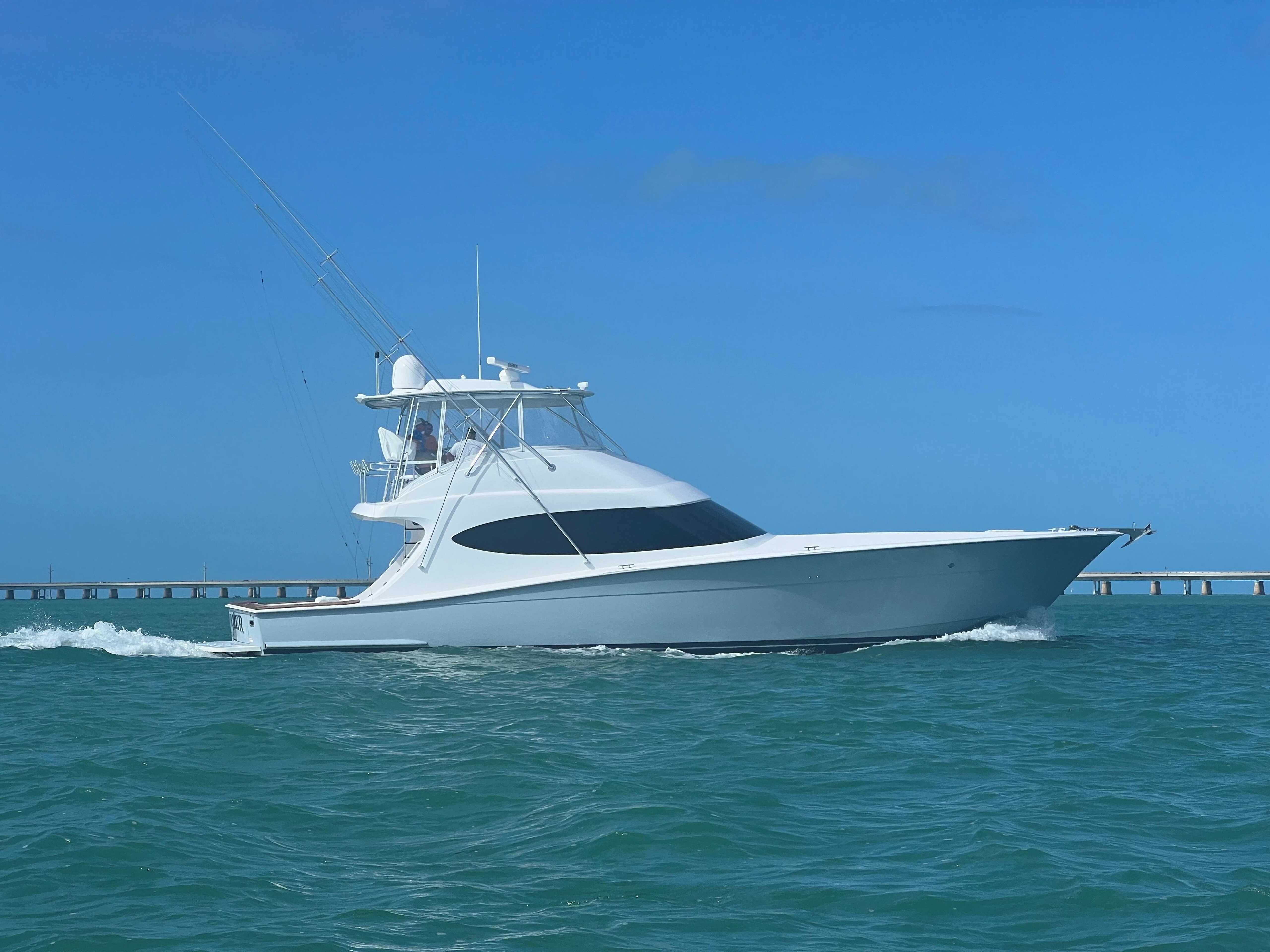 360 VR Virtual Tours of the 2021 Hatteras 59' Convertible "Change Order"