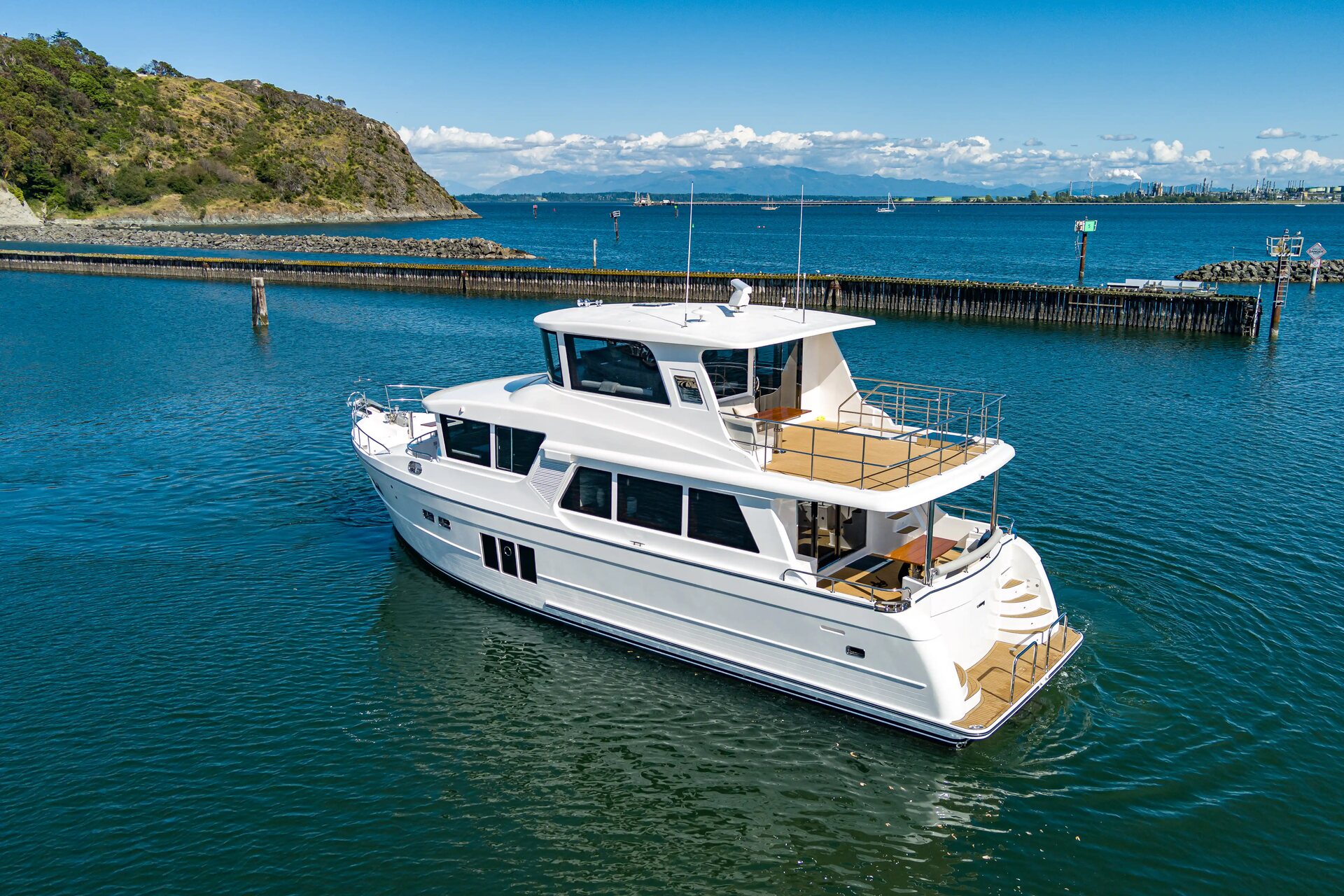 360 VR Virtual Tours of the North Pacific 590 Pilothouse