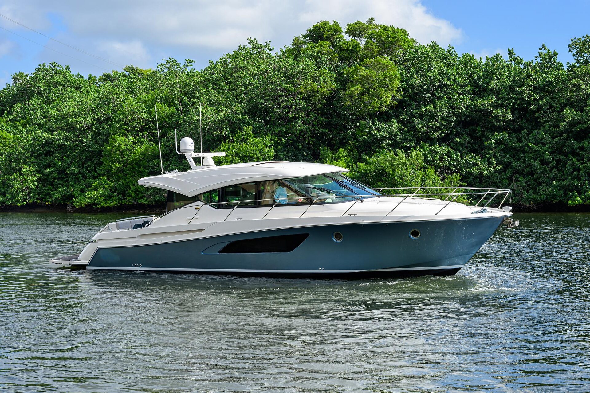 360 VR Virtual Tours of the 2016 Tiara Yachts 50' Coupe "Mate"