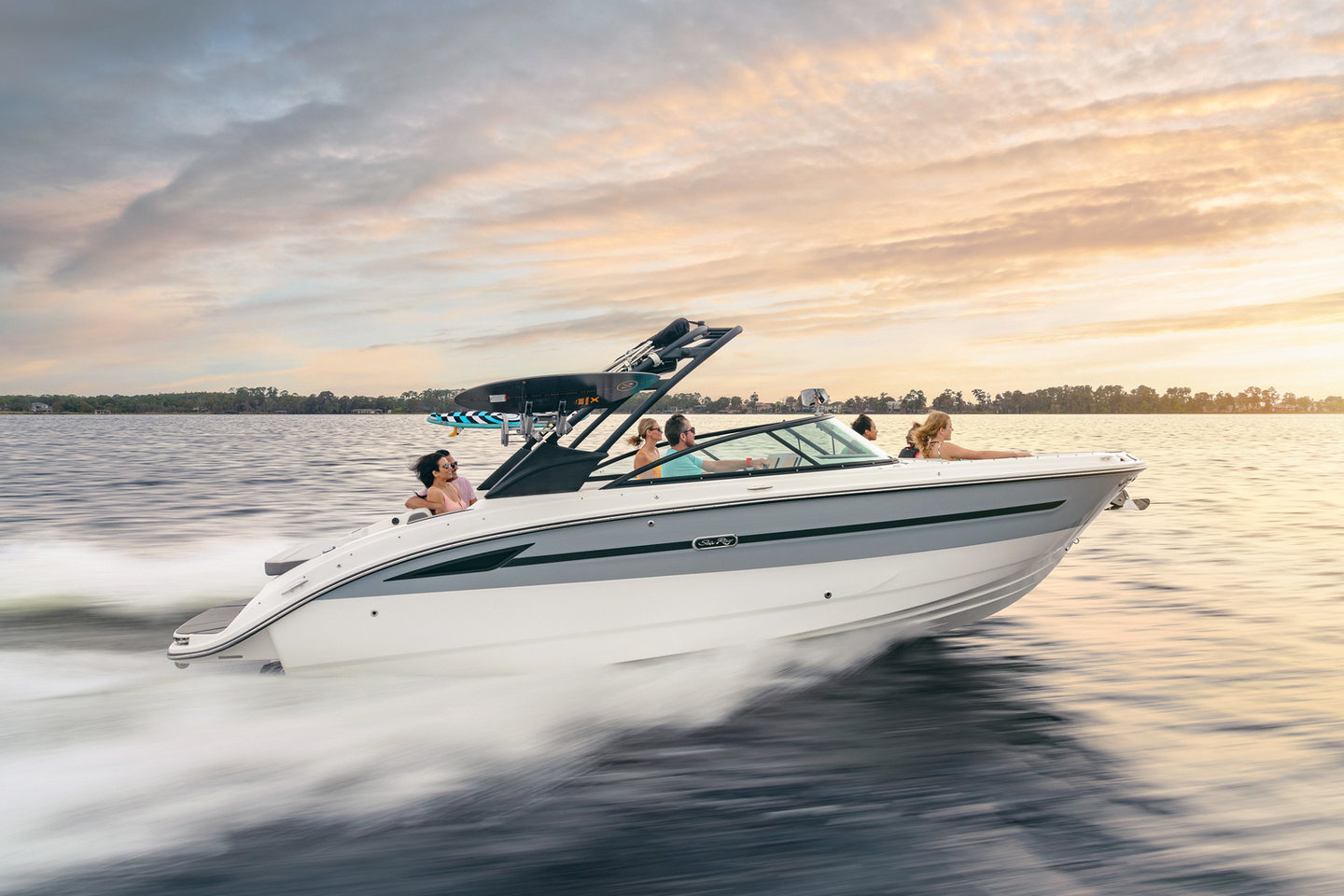 360 VR Virtual Tours of the Sea Ray SDX 270 Surf