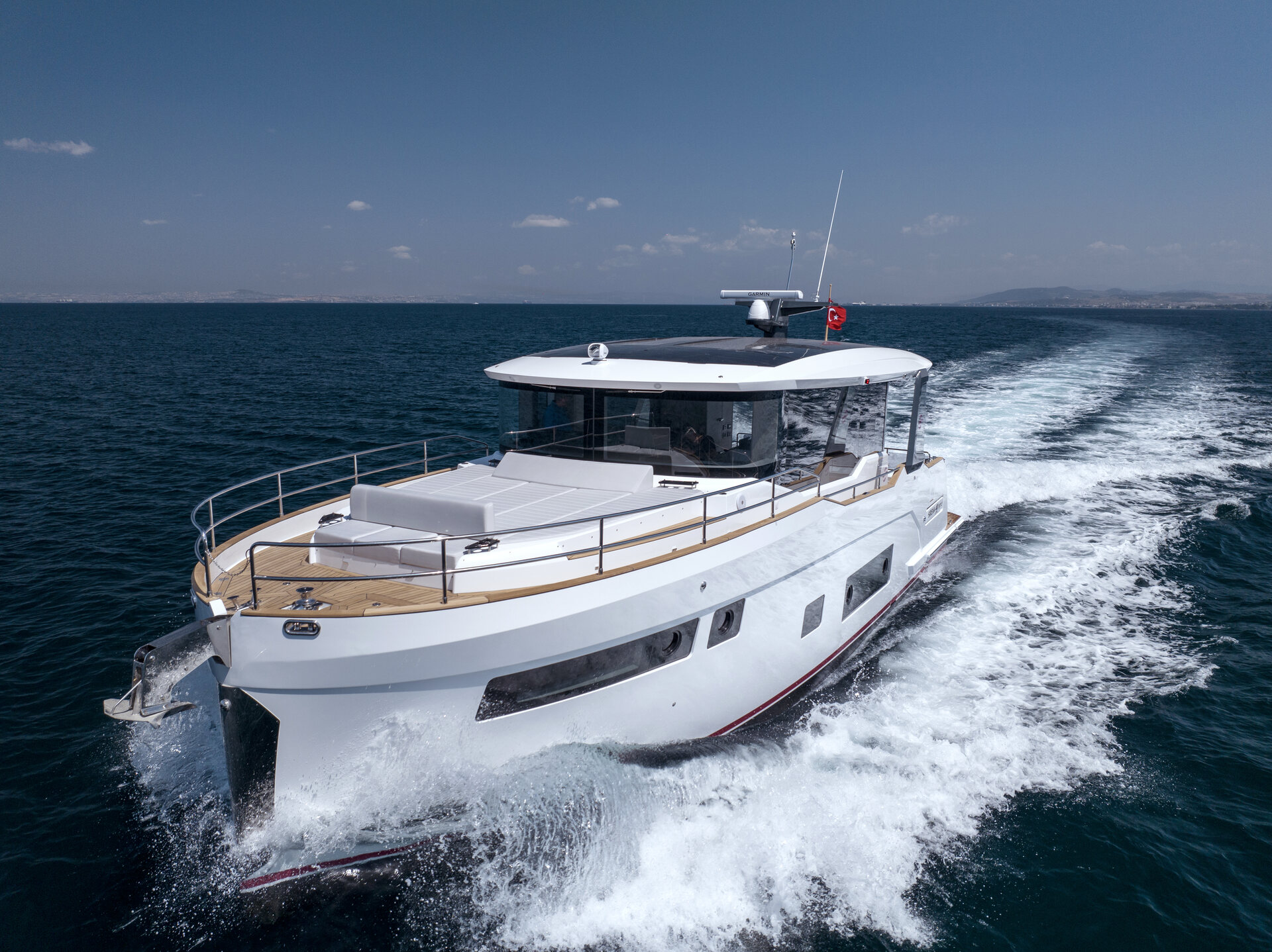 360 VR Virtual Tours of the Sirena 48 Hybrid