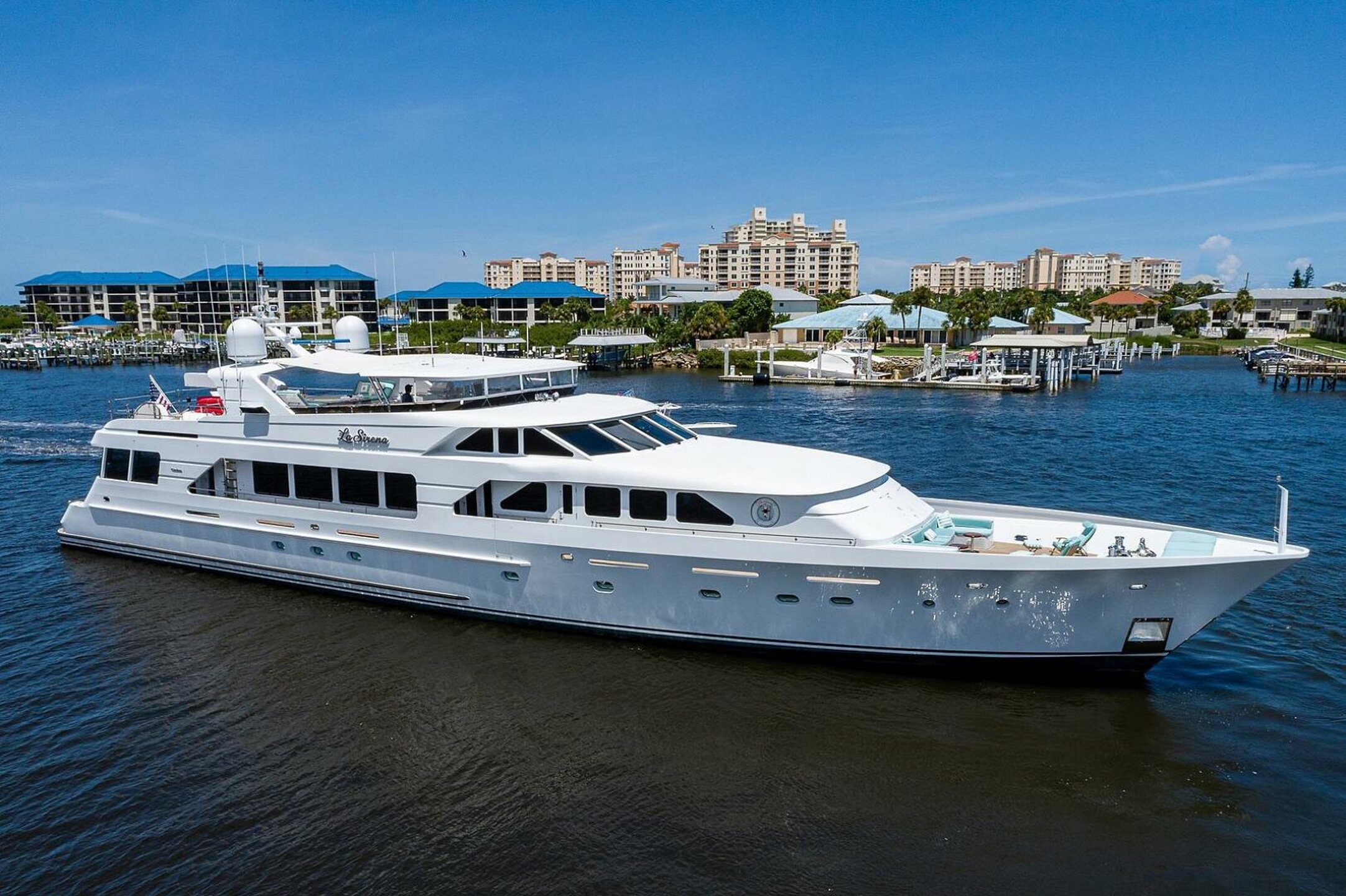 360 VR Virtual Tours of the 2000 Christensen 141' Raised Pilothouse "La Sirena"