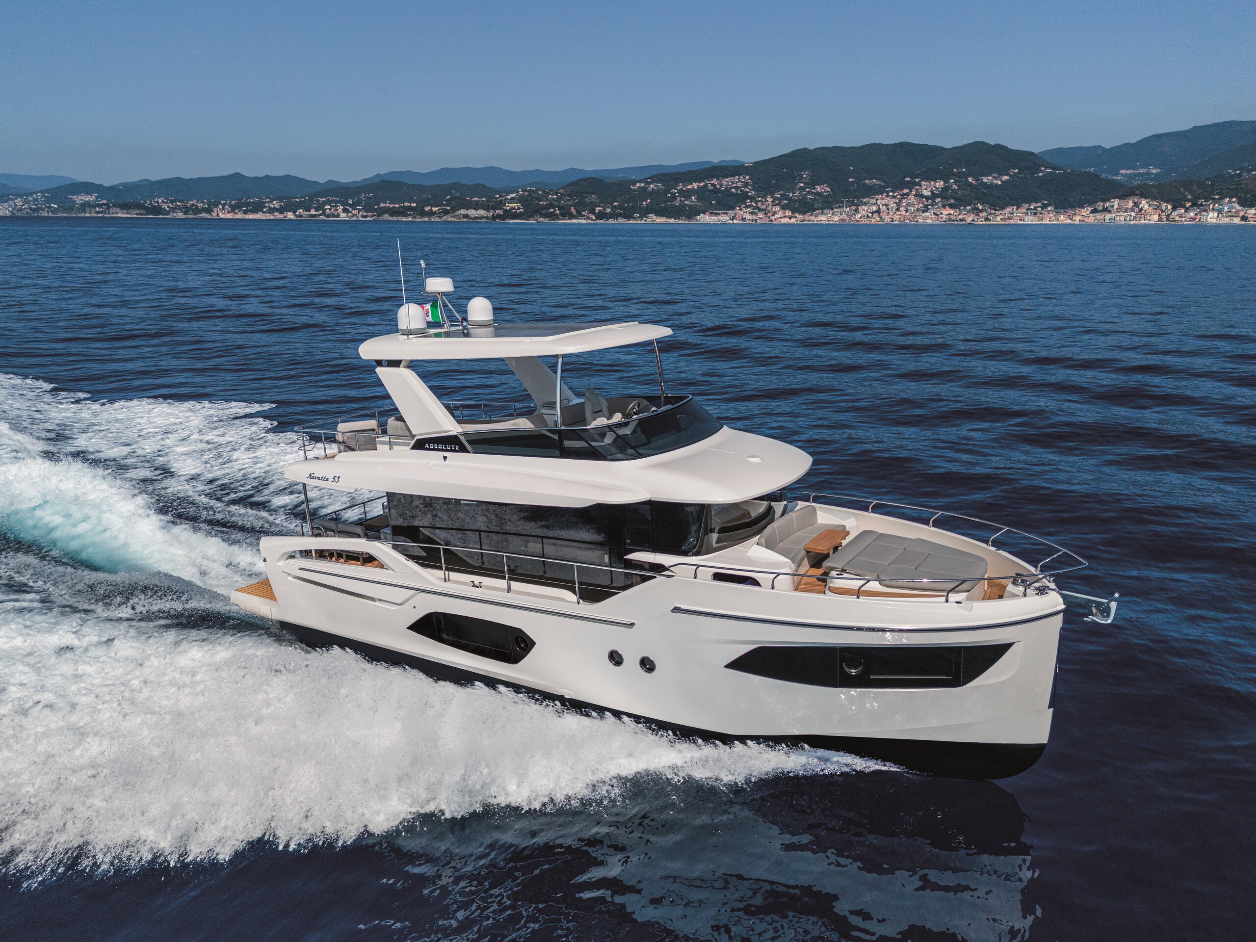 360 VR Virtual Tours of the Absolute Navetta 53