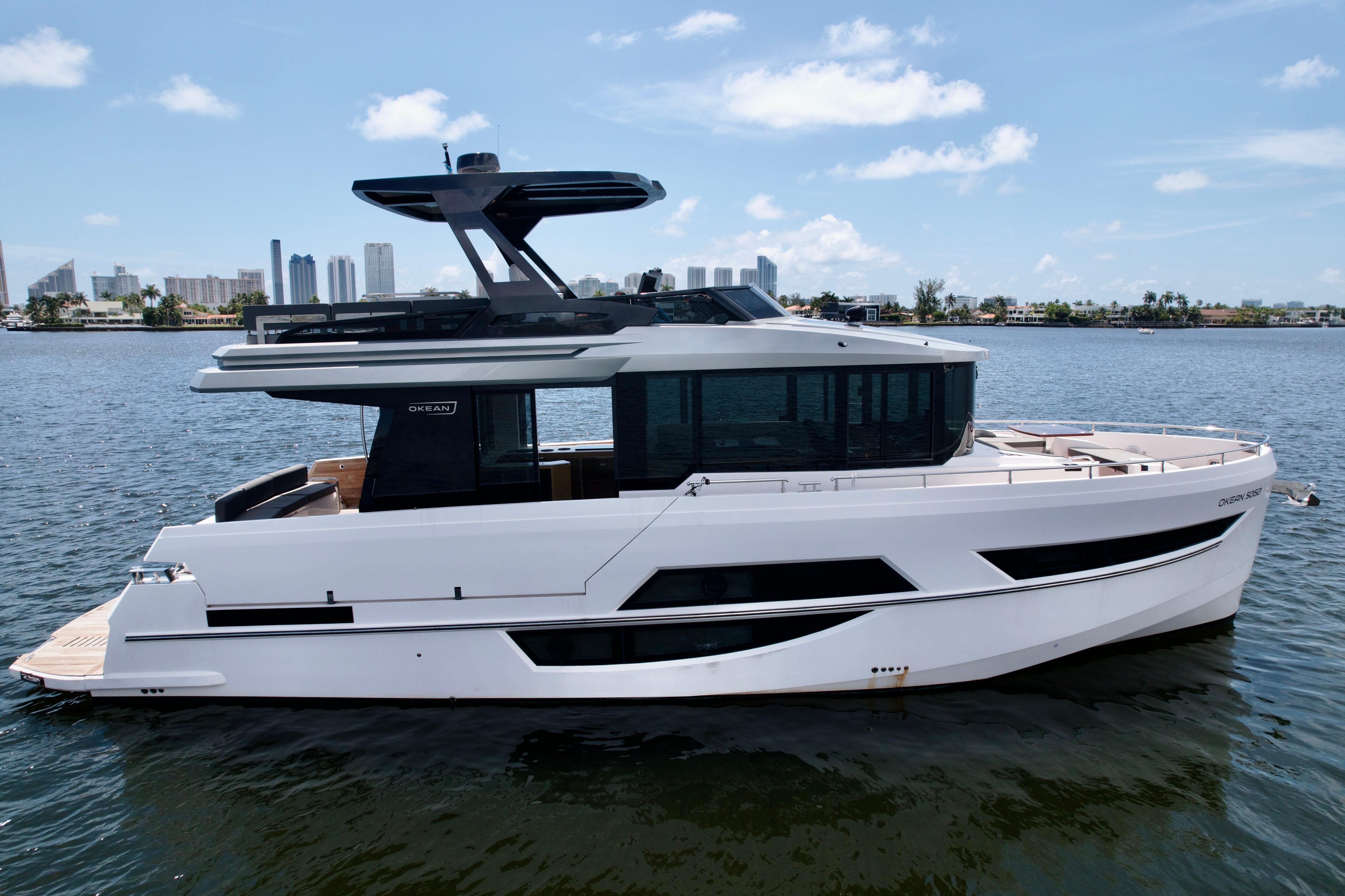 360 VR Virtual Tours of the 2022 Okean 50 Flybridge