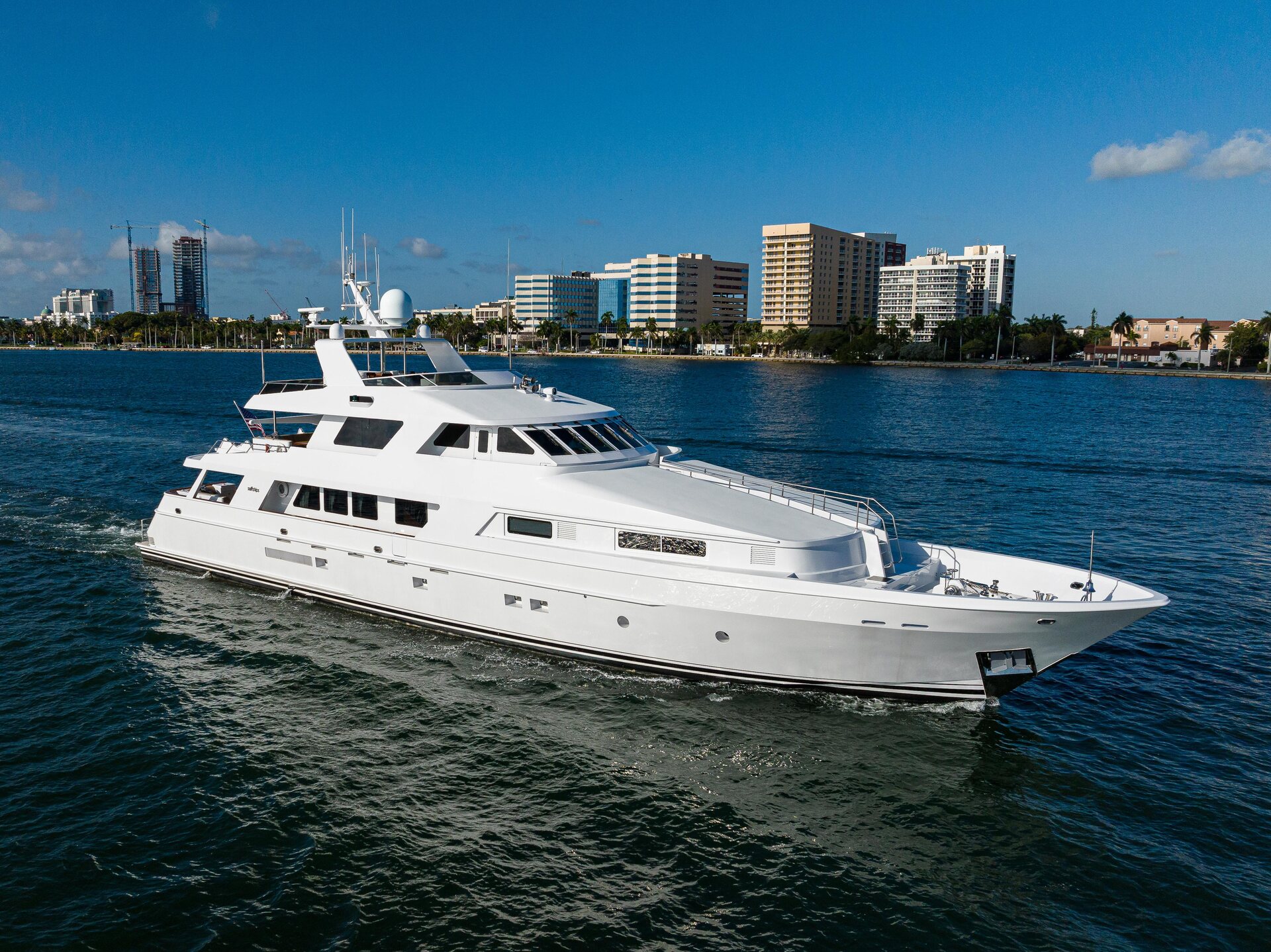 360 VR Virtual Tours of the 1990 Swiftships 118' Tri-Deck Motor Yacht