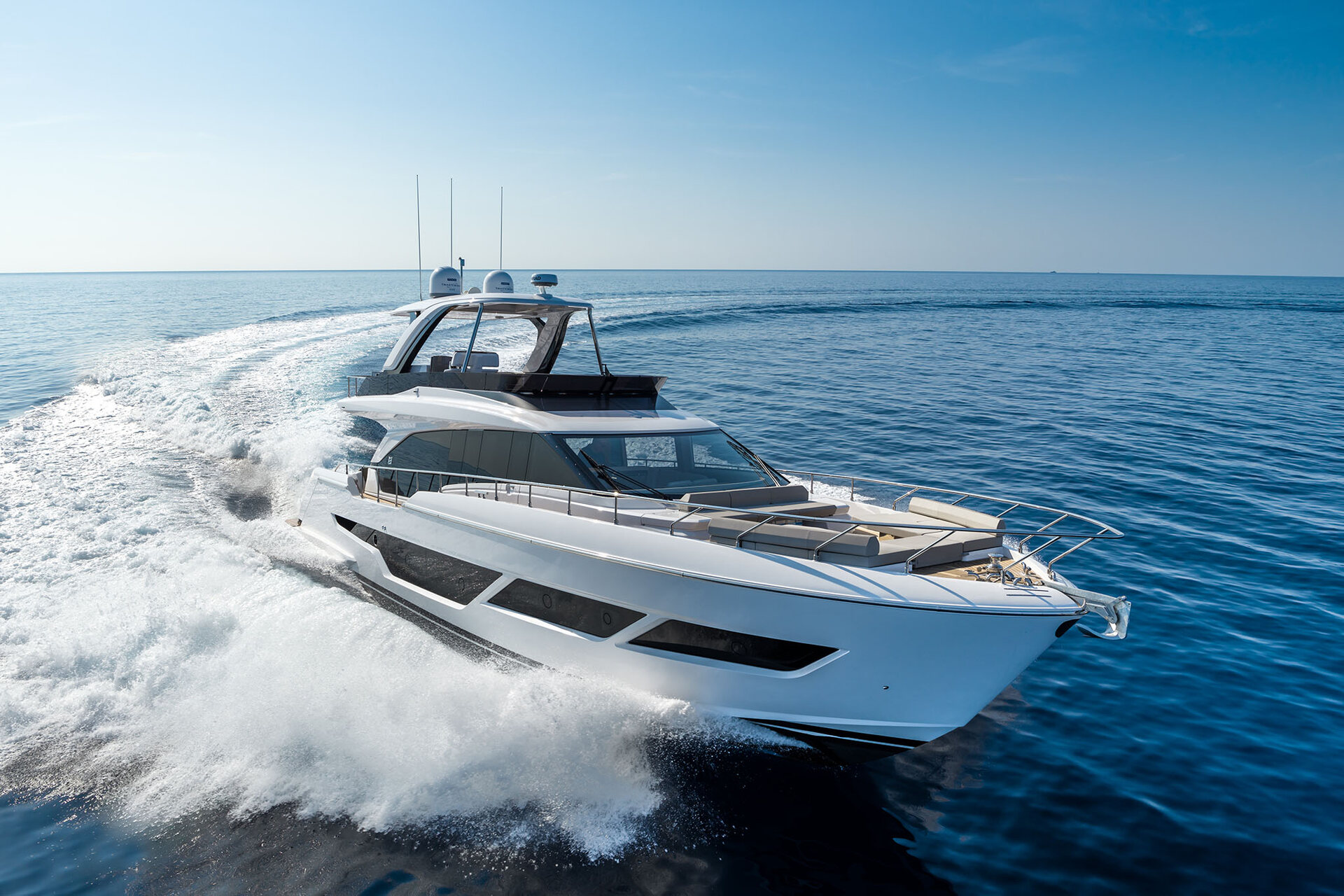 360 VR Virtual Tours of the Ferretti Yachts 670