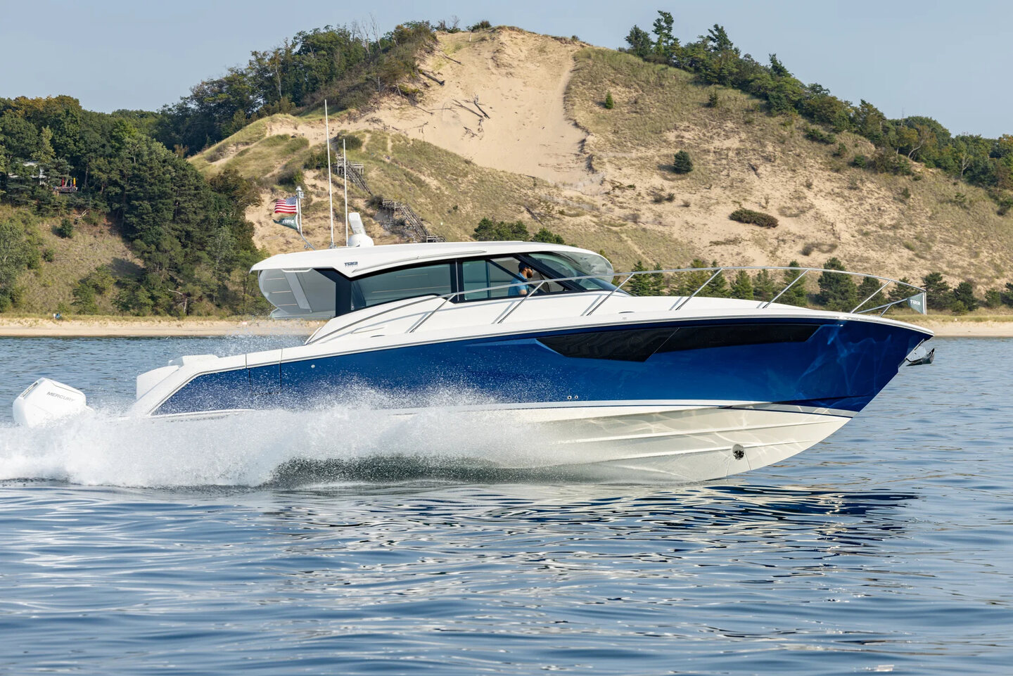 360 VR Virtual Tours of the Tiara 43 LE