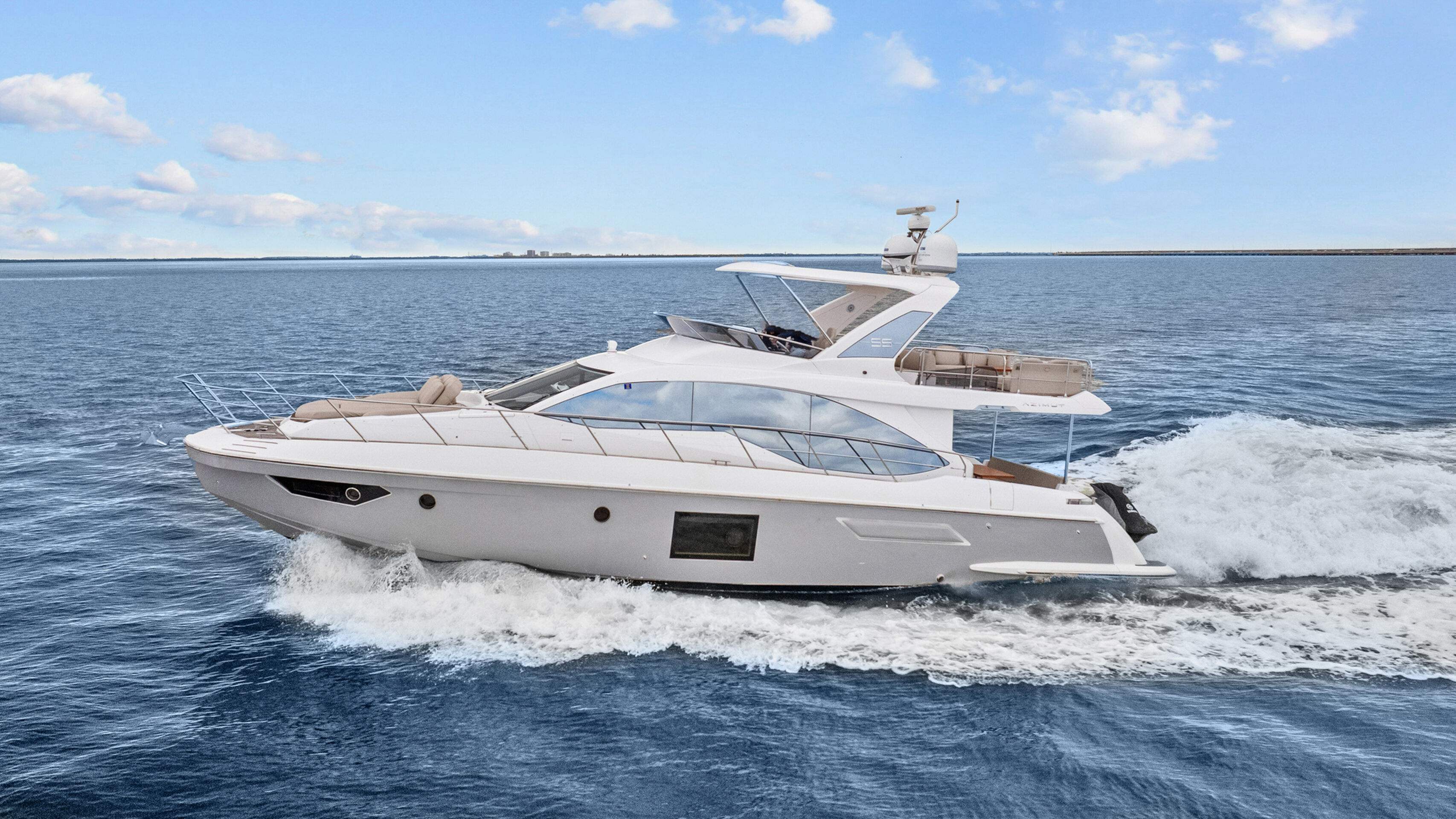 360 VR Virtual Tours of the 2019 Azimut 55 Fly